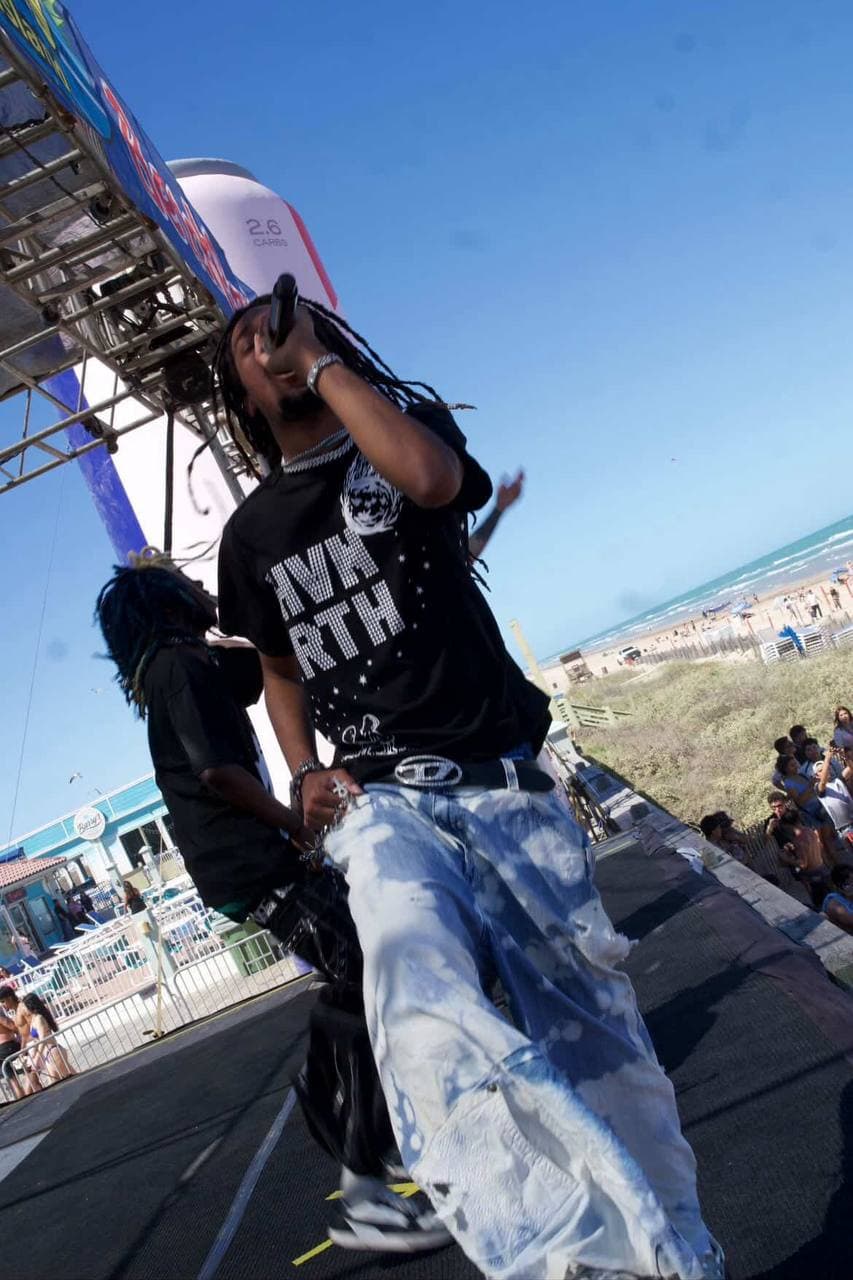 Press photo · stage 02